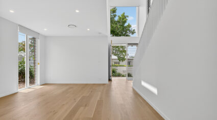 11 Lockyer St Camp Hill , QLD 4152 Australia