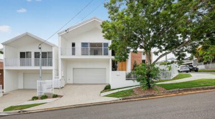 11 Lockyer St Camp Hill , QLD 4152 Australia