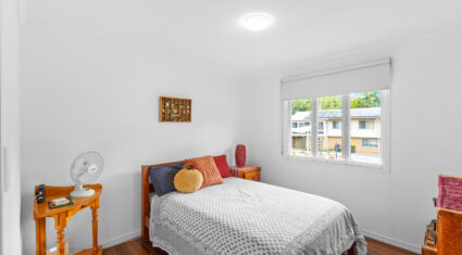 37 Algona St Holland Park West , QLD 4121 Australia