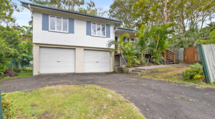 37 Algona St Holland Park West , QLD 4121 Australia