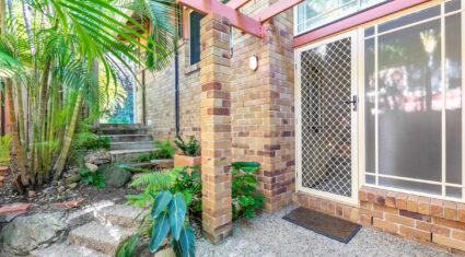 12/360 Simpsons Rd Bardon , QLD 4065 Australia