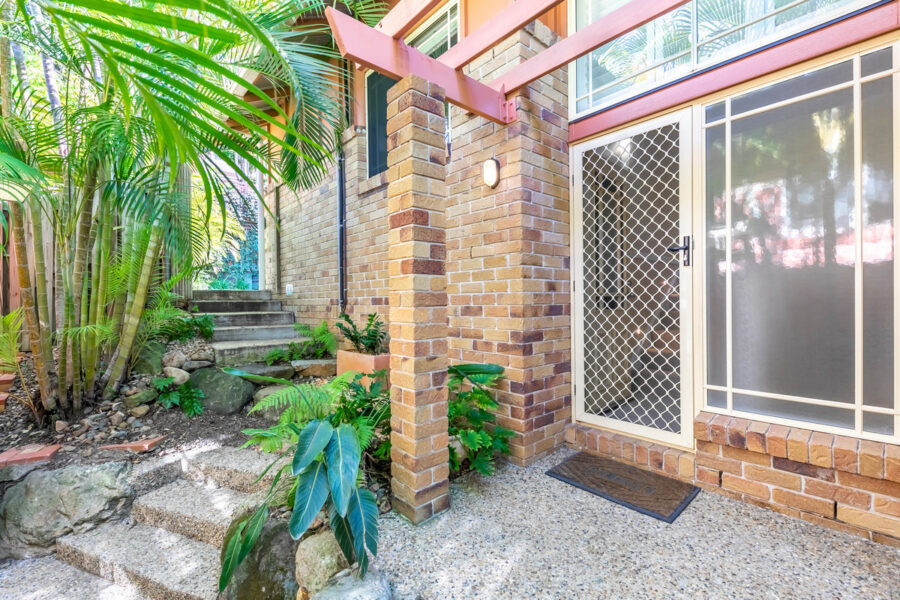 12/360 Simpsons Rd Bardon , QLD 4065 Australia