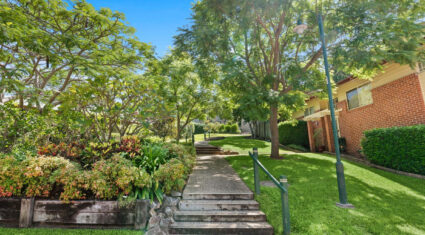 12/360 Simpsons Rd Bardon , QLD 4065 Australia