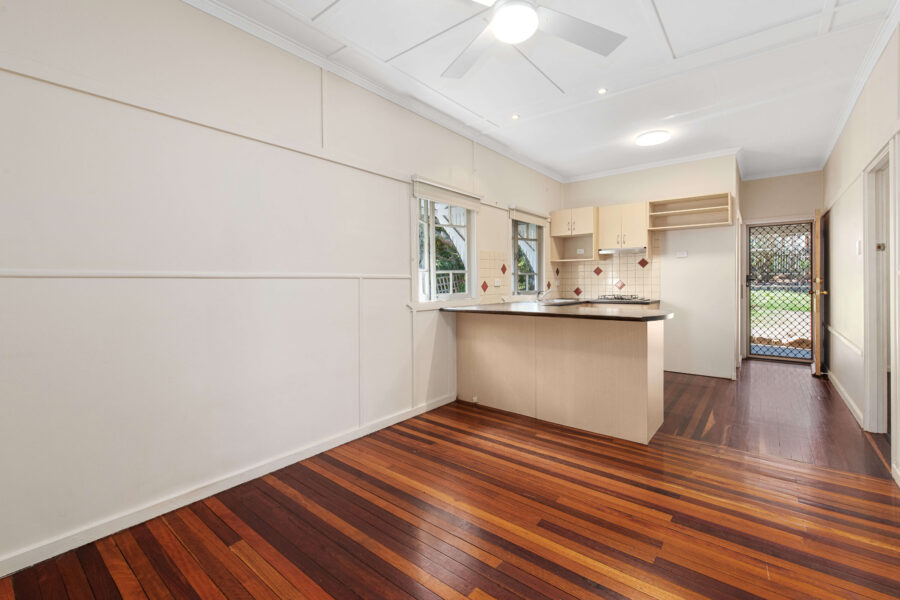 42 Beatrice St Greenslopes , QLD 4120 Australia