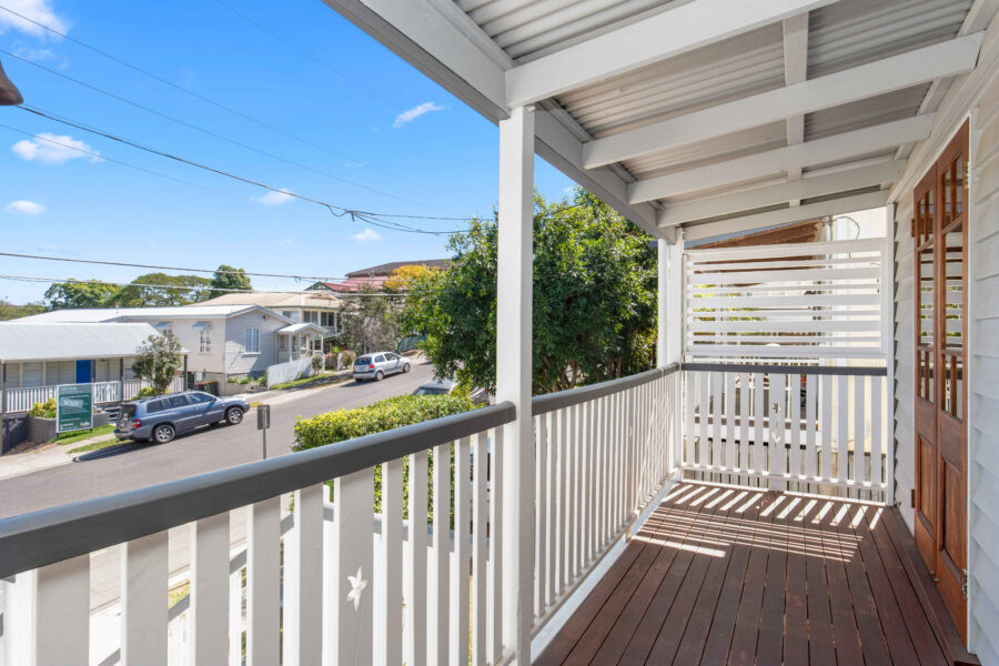 42 Beatrice St Greenslopes , QLD 4120 Australia