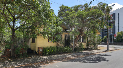 2/231 Shafston Ave Kangaroo Point , QLD 4169 Australia