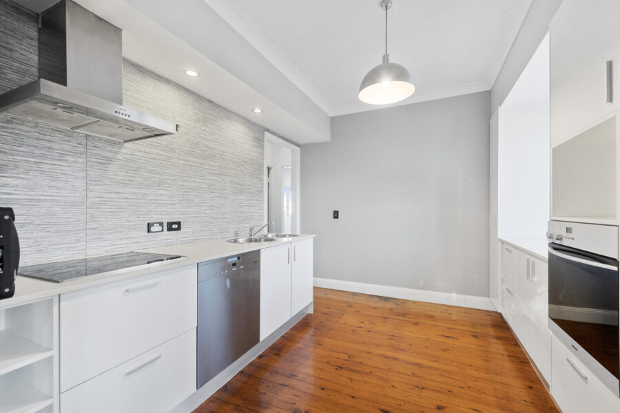 2 View St Kedron , QLD 4031 Australia