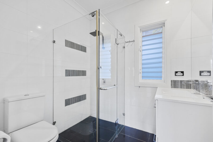 2 View St Kedron , QLD 4031 Australia