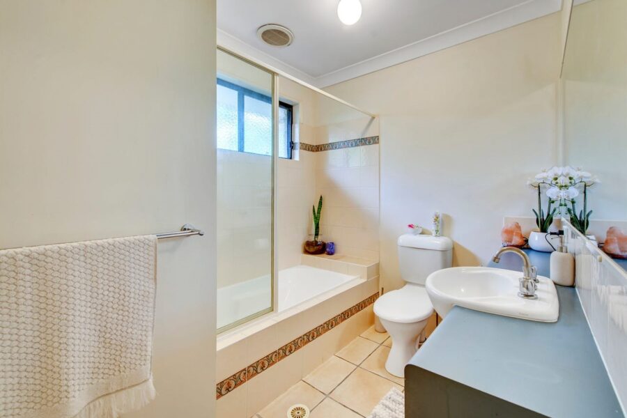 56/25 Hogan Place Seventeen Mile Rocks , QLD 4073 Australia