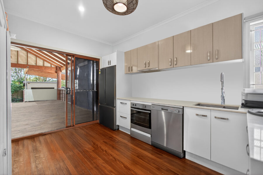 137 Oxley Ave Woody Point , QLD 4019 Australia