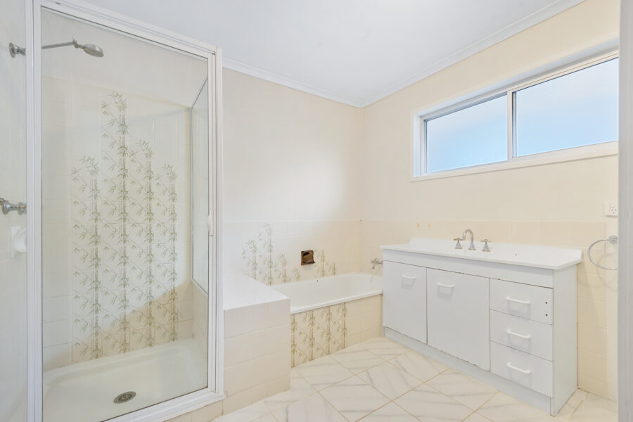 14 Kootangal Cres Ferny Hills , QLD 4055 Australia