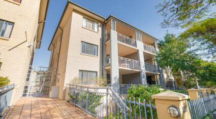 51/139 Macquarie St St Lucia , QLD 4067 Australia