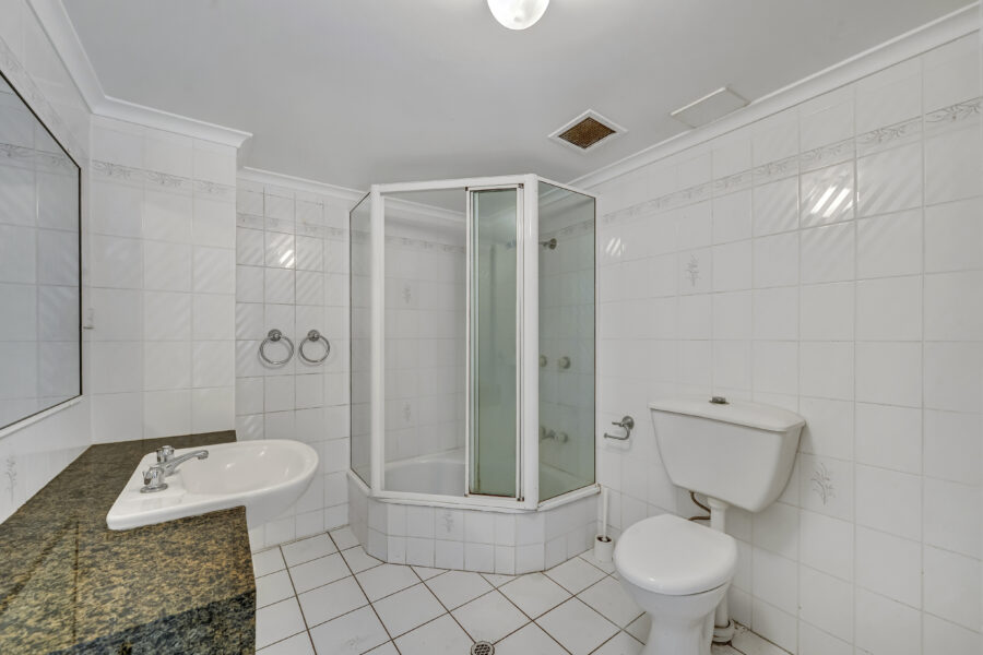 4/99 Macquarie Street St Lucia , QLD 4067 Australia