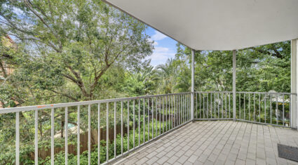 4/99 Macquarie Street St Lucia , QLD 4067 Australia