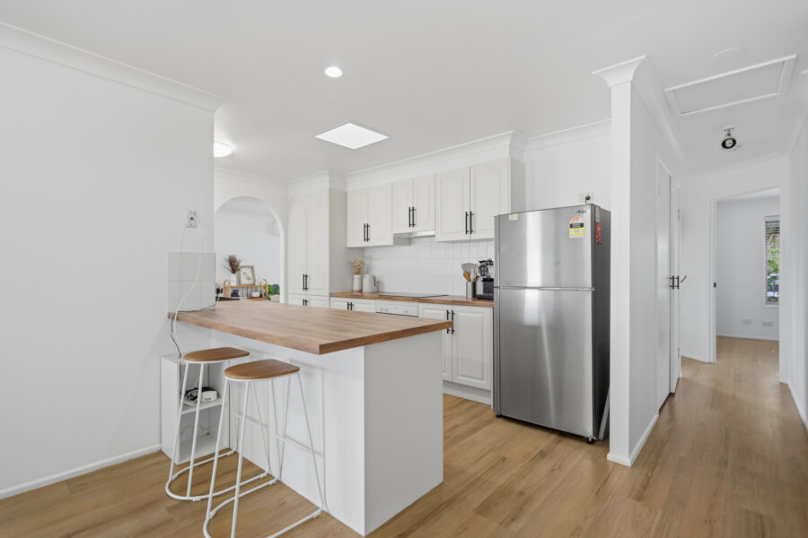 98 Bunya Park Dr Eatons Hill , QLD 4037 Australia