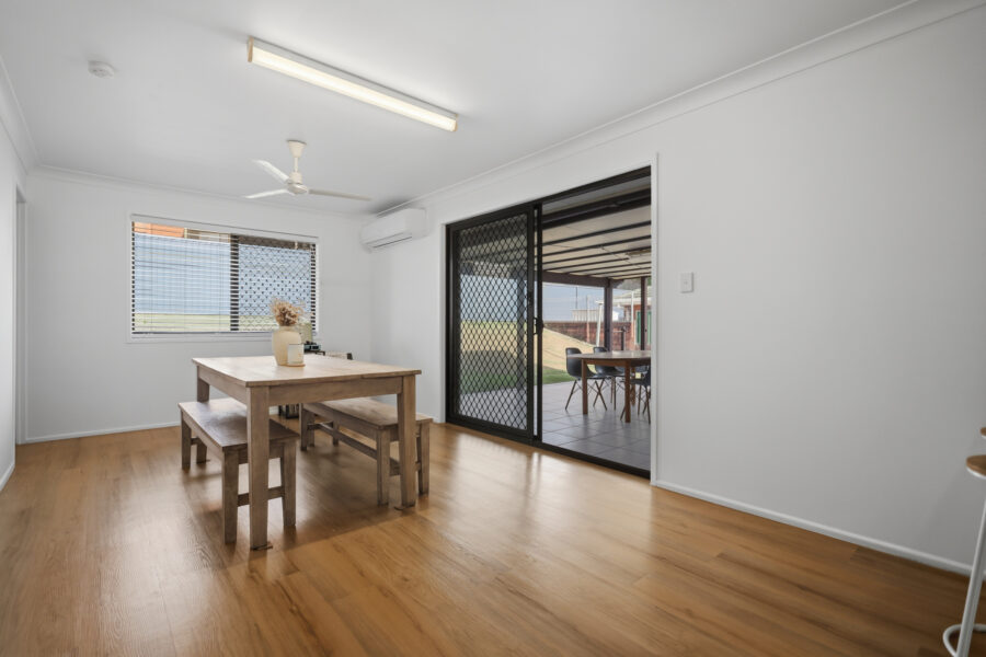 98 Bunya Park Dr Eatons Hill , QLD 4037 Australia