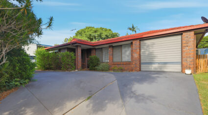 98 Bunya Park Dr Eatons Hill , QLD 4037 Australia