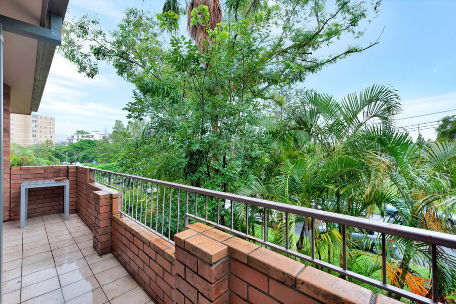 8/8 Carr Street St Lucia , QLD 4067 AUS