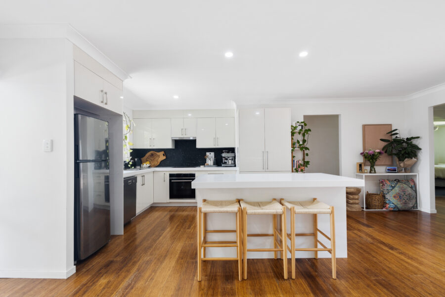 361 Horizon Dr Riverhills , QLD 4074 Australia