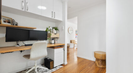 361 Horizon Dr Riverhills , QLD 4074 Australia