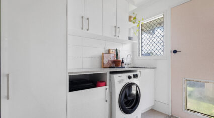 361 Horizon Dr Riverhills , QLD 4074 Australia