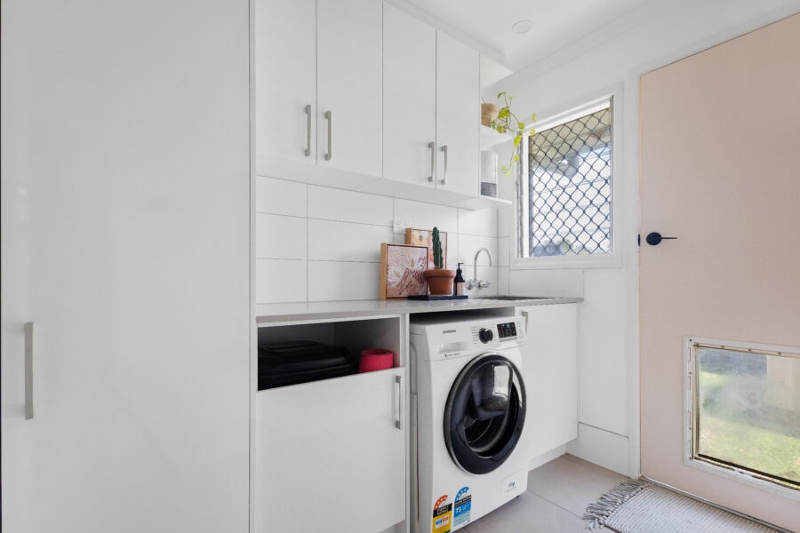 361 Horizon Dr Riverhills , QLD 4074 Australia