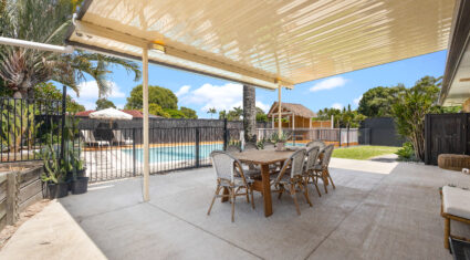 361 Horizon Dr Riverhills , QLD 4074 Australia