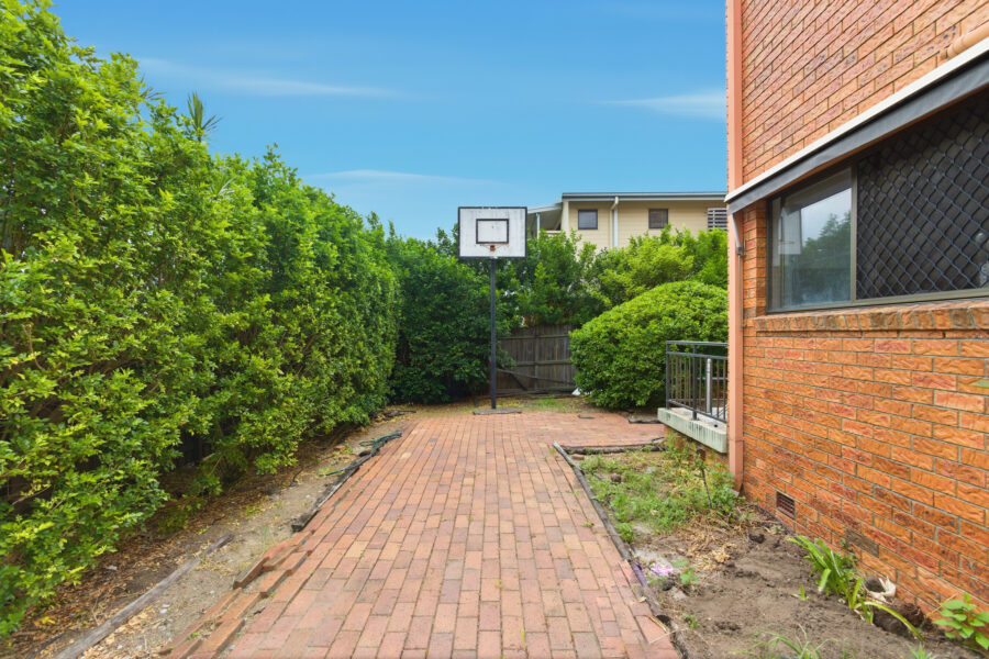 1/28 Warren St St Lucia , QLD 4067 Australia