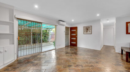 1/129 Spitfire Ave Strathpine , QLD 4500 Australia