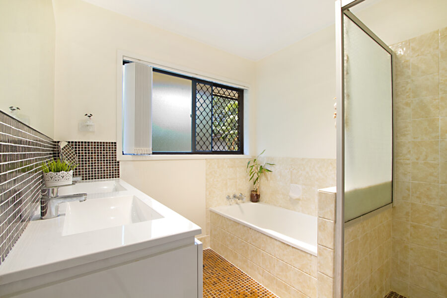 27 Marney Street CHAPEL HILL , QLD 4069 