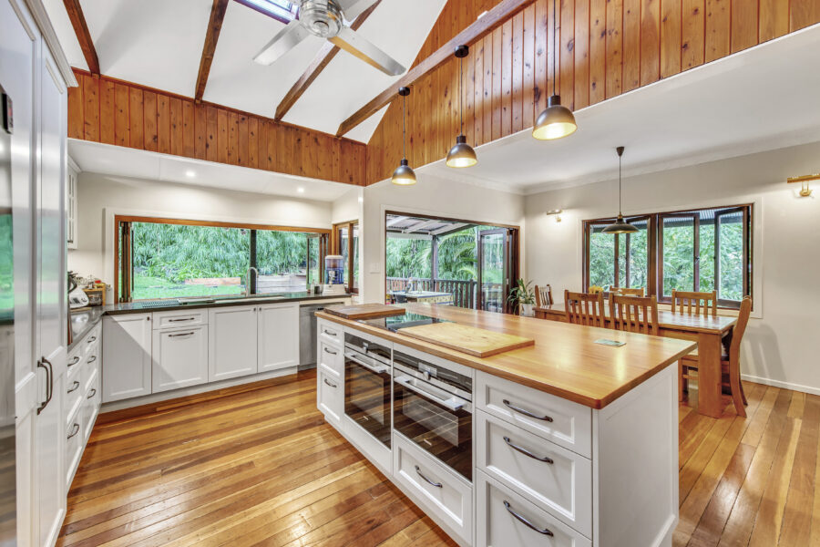 22 Pelion St Bardon , QLD 4065 Australia