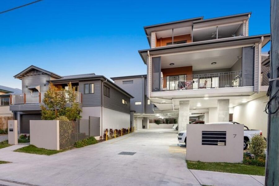 2/7 Sadlier Street Kedron , QLD 4031 