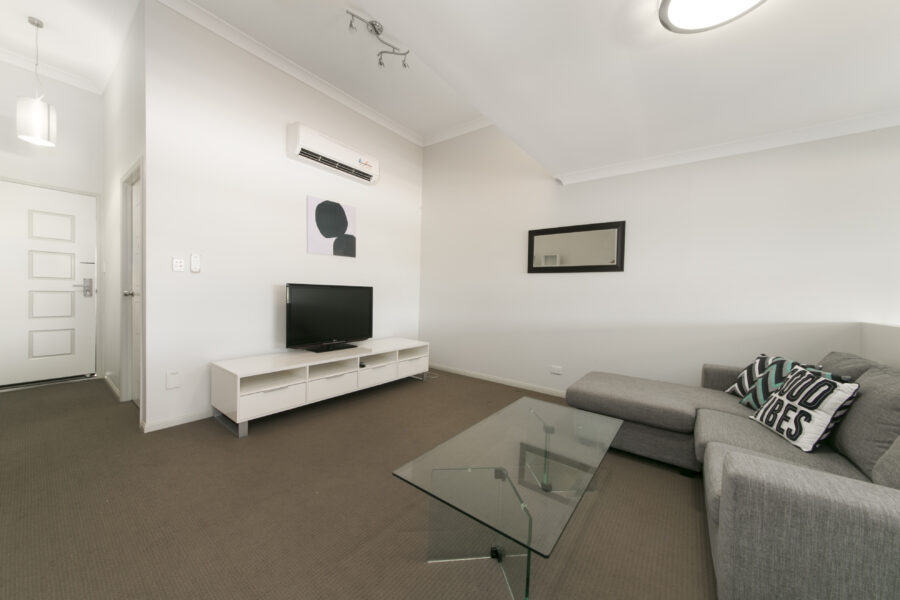 Room 3 - 4/18 Highview Terrace St Lucia , QLD 4067 Australia