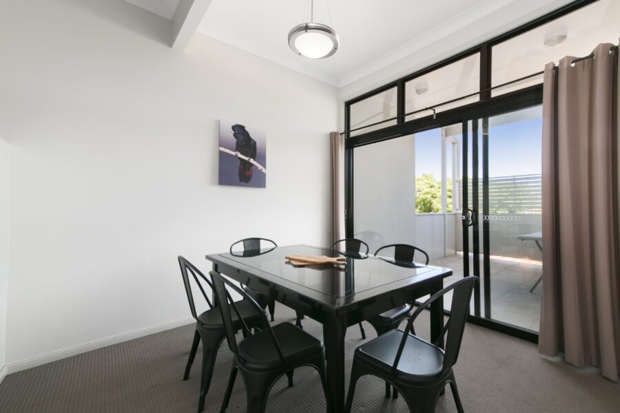 Room 3 - 4/18 Highview Terrace St Lucia , QLD 4067 Australia