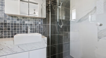 6/260 Sir Fred Schonell Drive St Lucia , QLD 4067 Australia