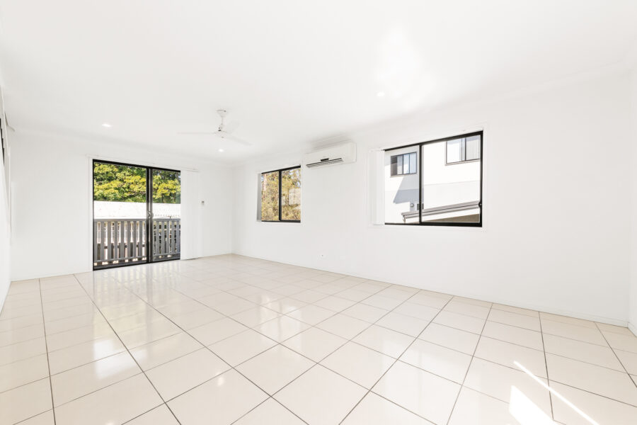 1/11 Green Street Booval , QLD 4304 