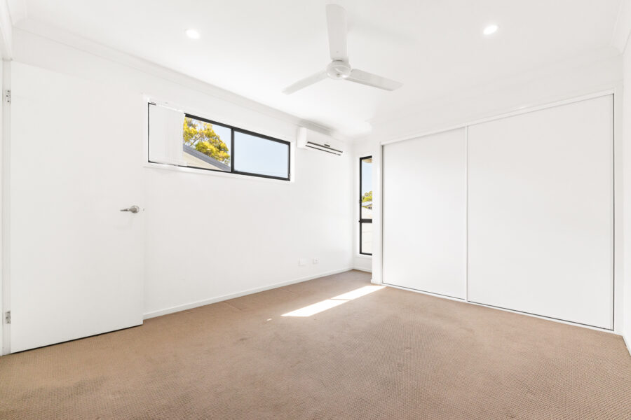 1/11 Green Street Booval , QLD 4304 