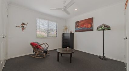 83 Tarana St Camp Hill , QLD 4152 Australia