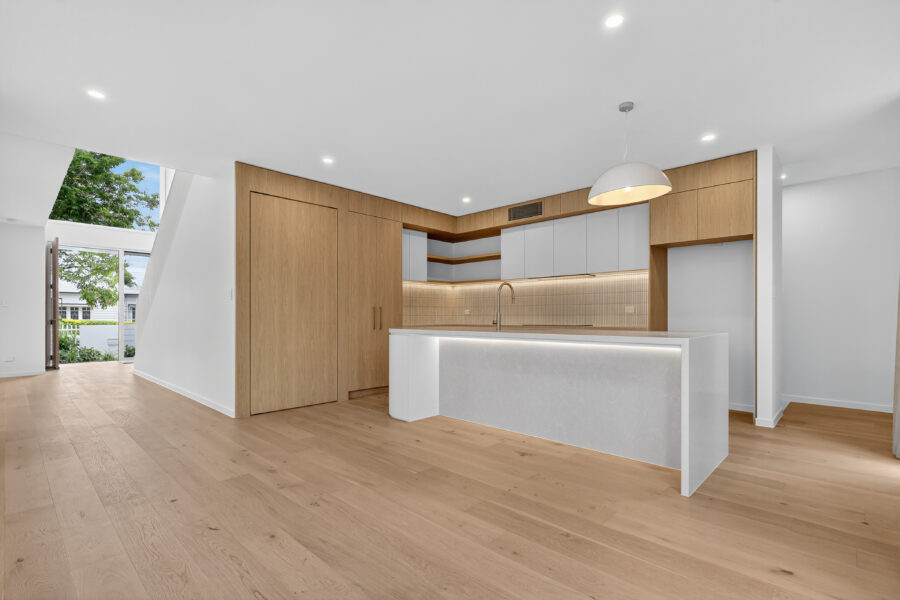 11 Lockyer St Camp Hill , QLD 4152 Australia