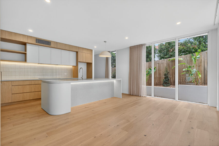 11 Lockyer St Camp Hill , QLD 4152 Australia