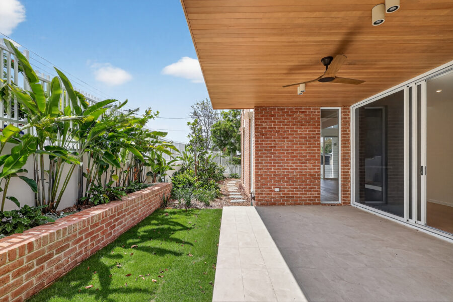 11 Lockyer St Camp Hill , QLD 4152 Australia