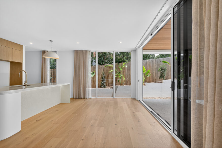 11 Lockyer St Camp Hill , QLD 4152 Australia