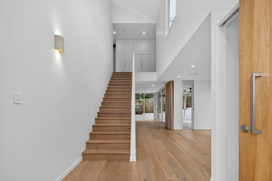 11 Lockyer St Camp Hill , QLD 4152 Australia