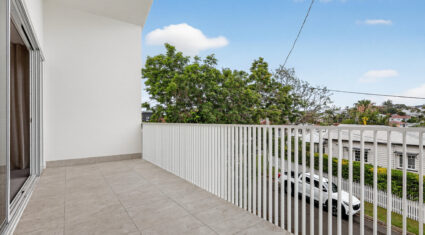 11 Lockyer St Camp Hill , QLD 4152 Australia