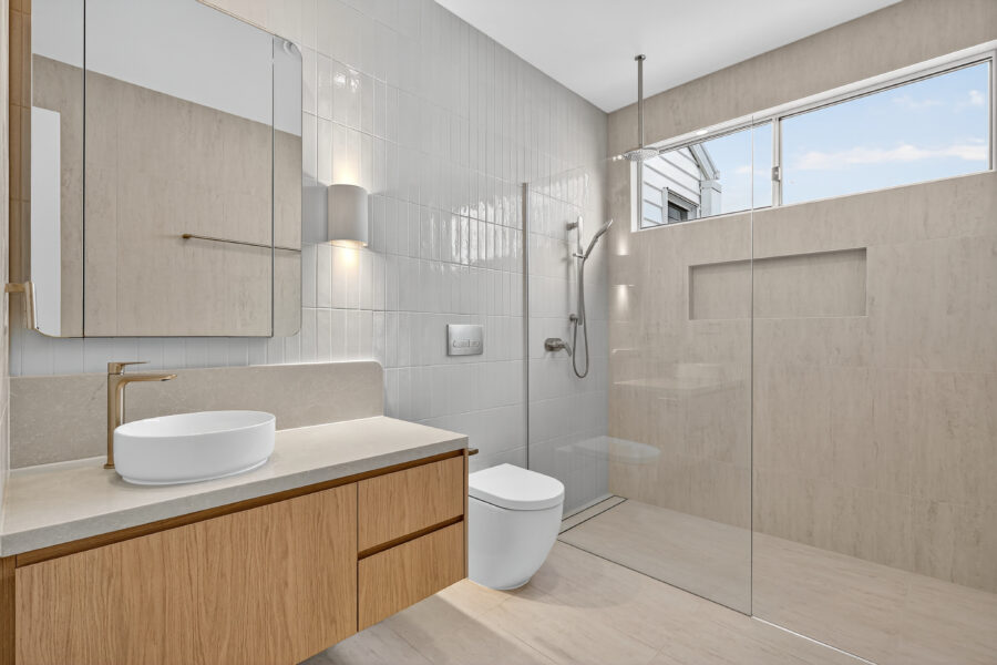 11 Lockyer St Camp Hill , QLD 4152 Australia