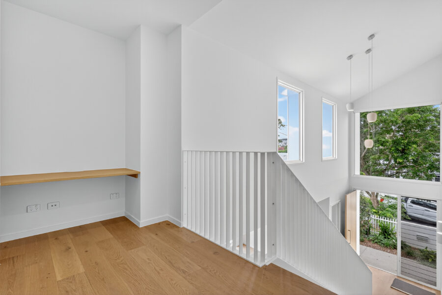 11 Lockyer St Camp Hill , QLD 4152 Australia