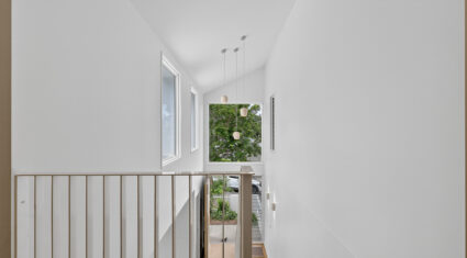 11 Lockyer St Camp Hill , QLD 4152 Australia