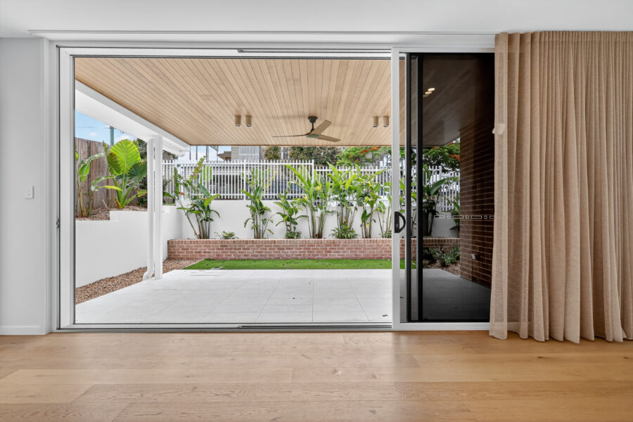 11 Lockyer St Camp Hill , QLD 4152 Australia