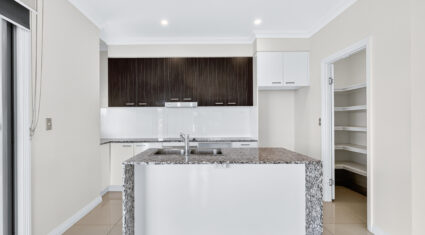 4/118 Jones Rd Carina Heights , QLD 4152 Australia