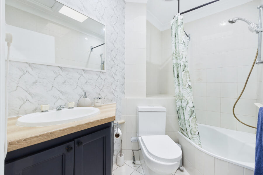 2/53 Oliver St Nundah , QLD 4012 Australia